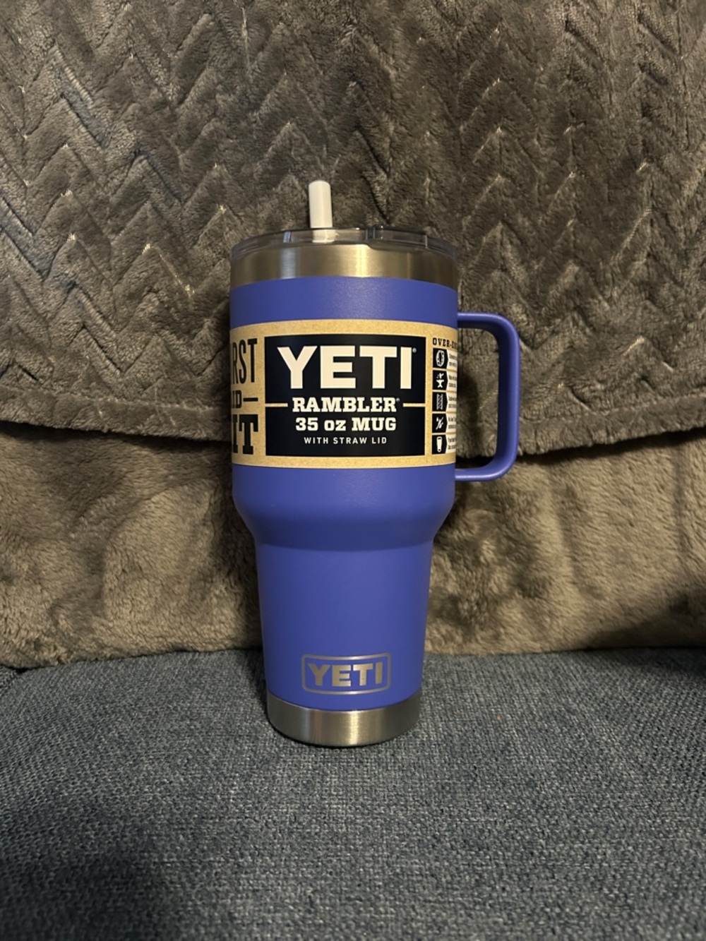 Yeti Rambler 35 oz Straw Mug, Ultramarine Violet